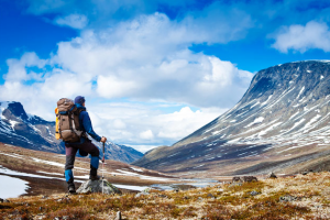 TREKKING